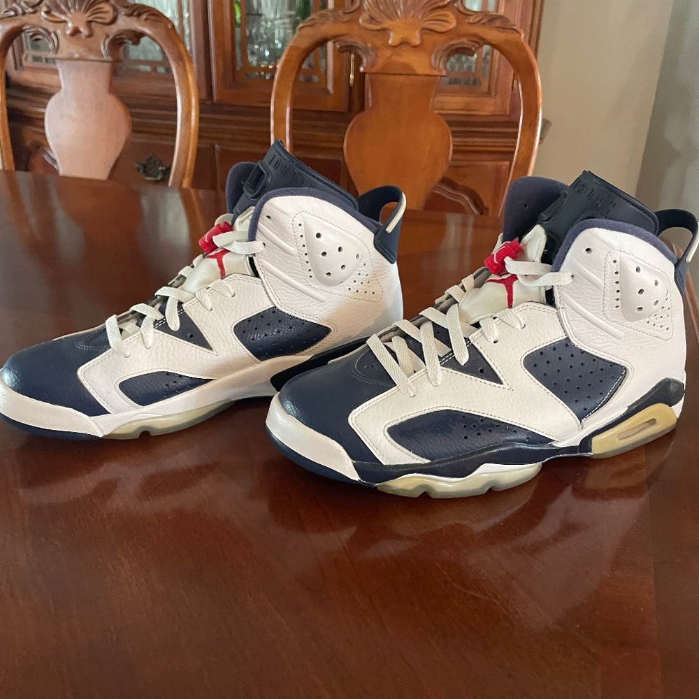AUTHENTIC Nike Mens size 10.5,  Jordan Retro 6 Olympic, excellent condition